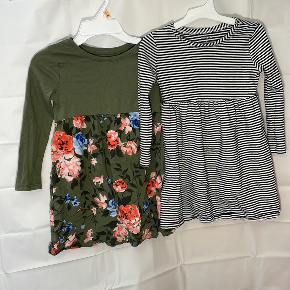 Old Navy Girls long sleeve dresses size 4T.